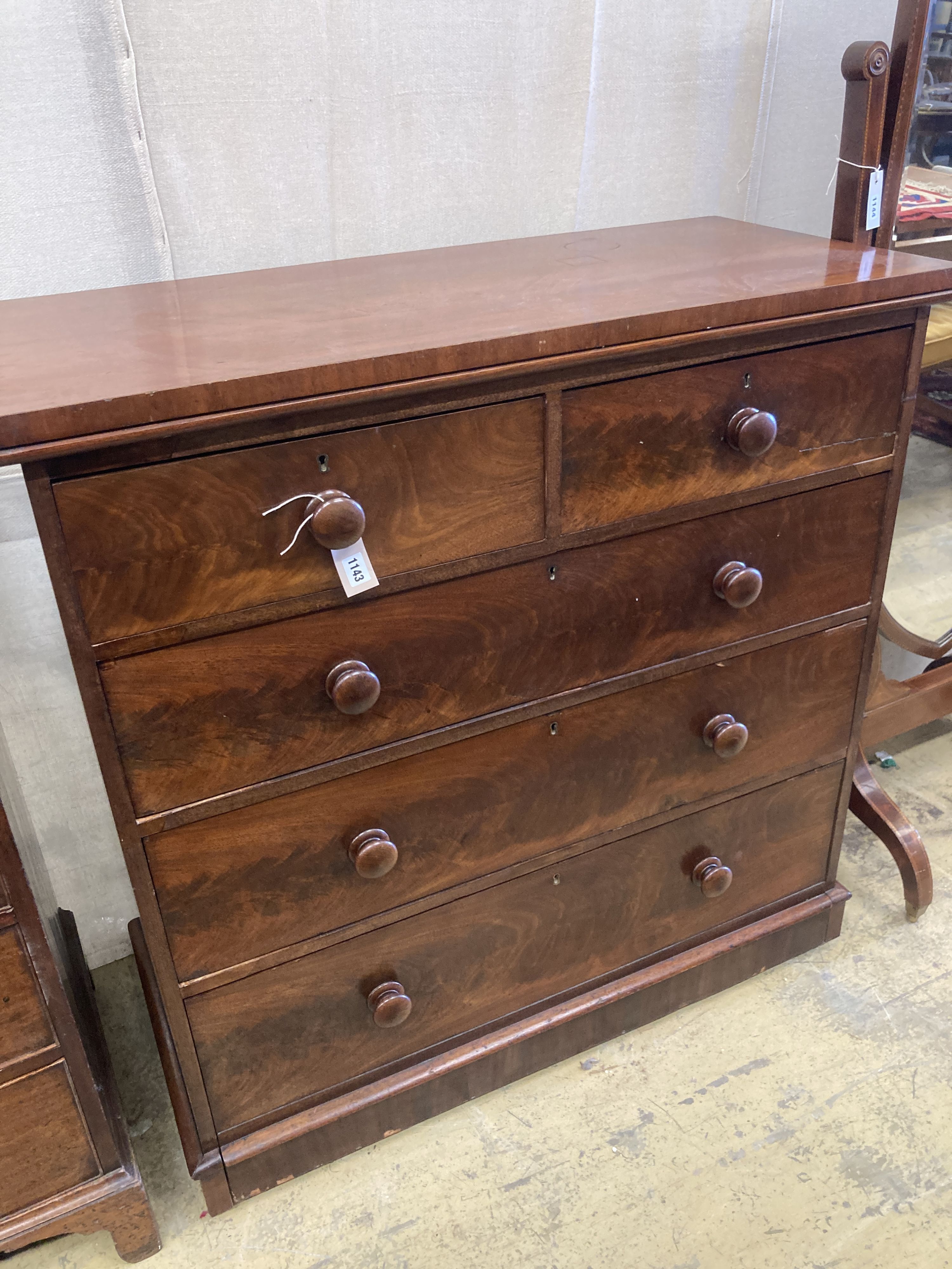 A Victorian mahogany chest of drawers, width 109cm, depth 50cm, height 112cm